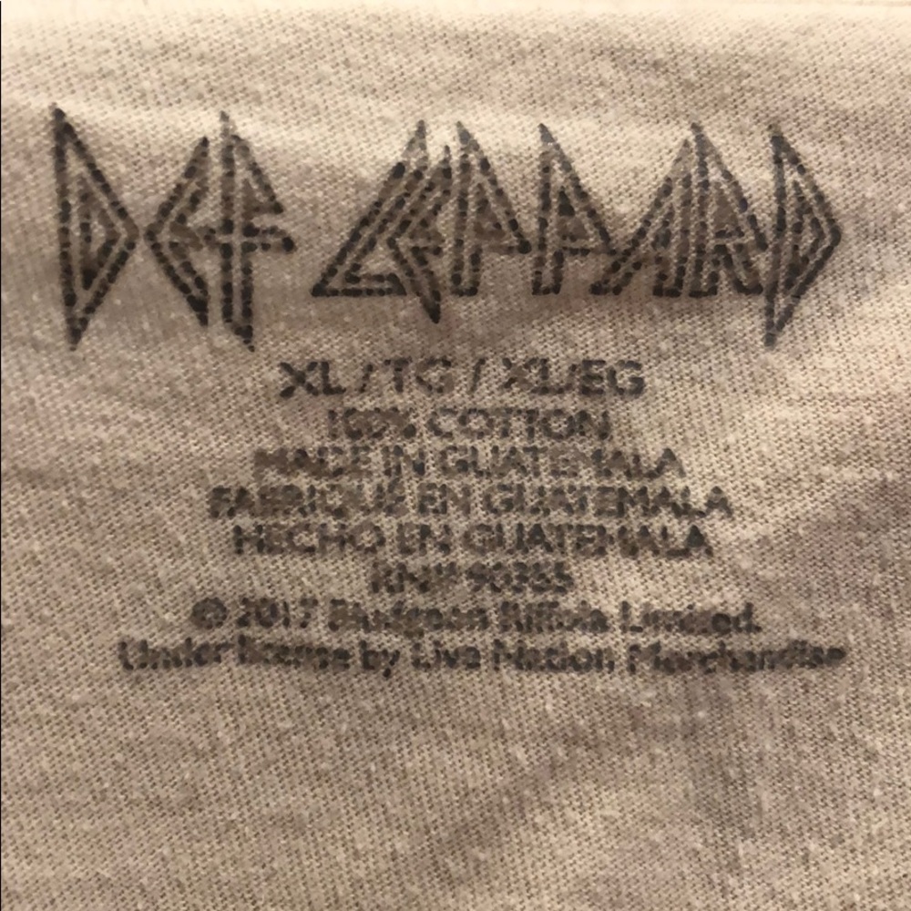 AE T-shirt - Picture 3 of 3